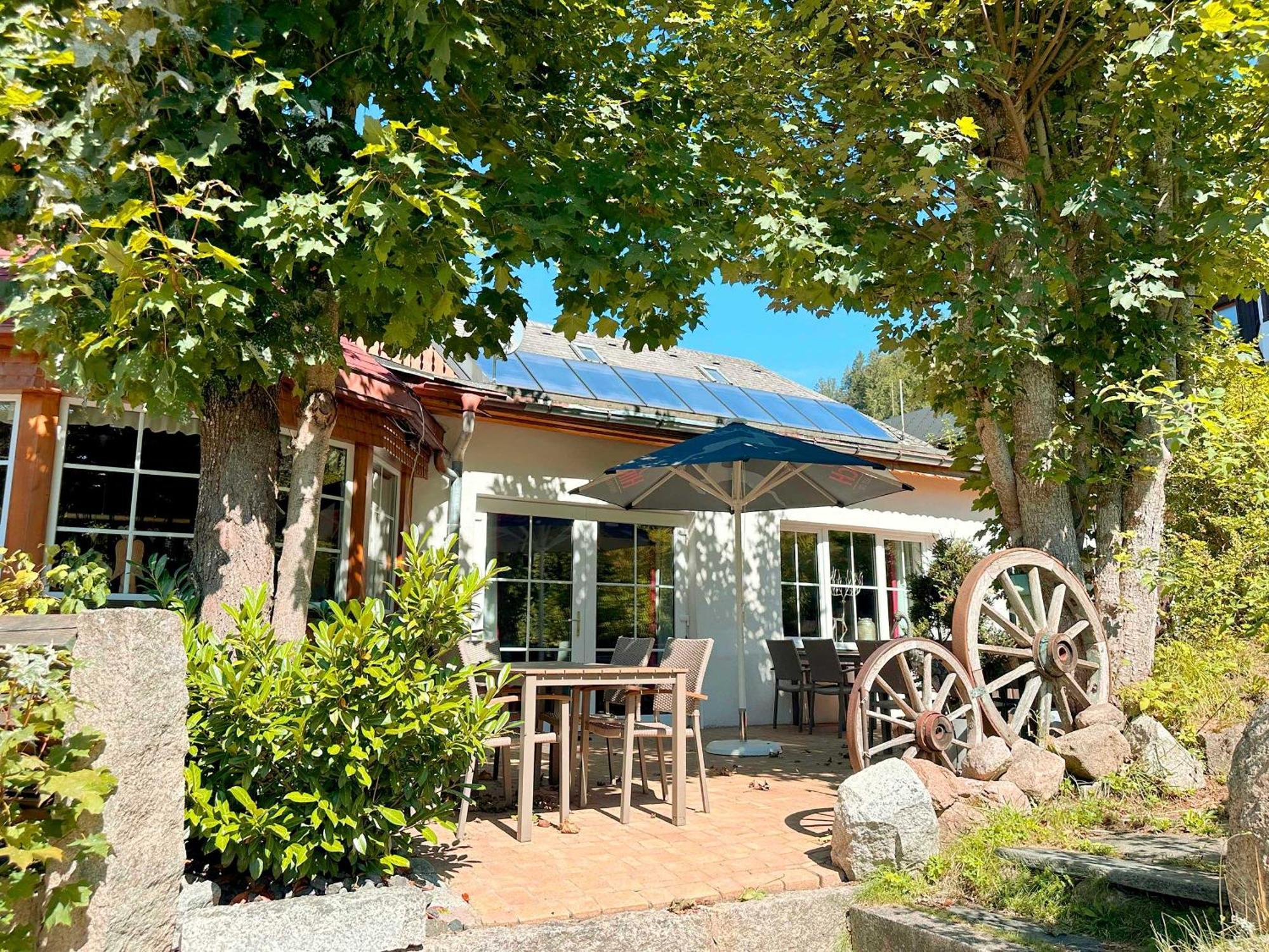Hotel Hirschen Menzenschwand-Hinterdorf Exterior foto